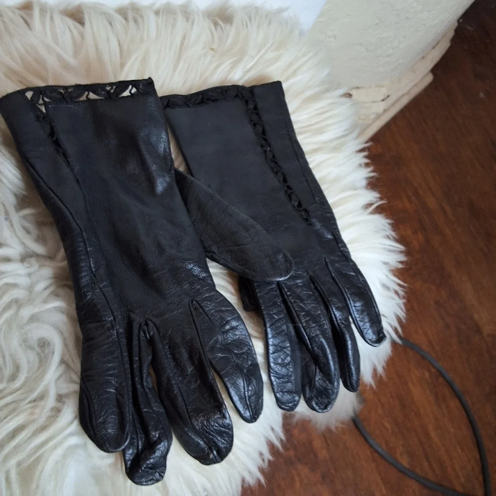 Vintage Lace Insert Black Leather Unined gloves M